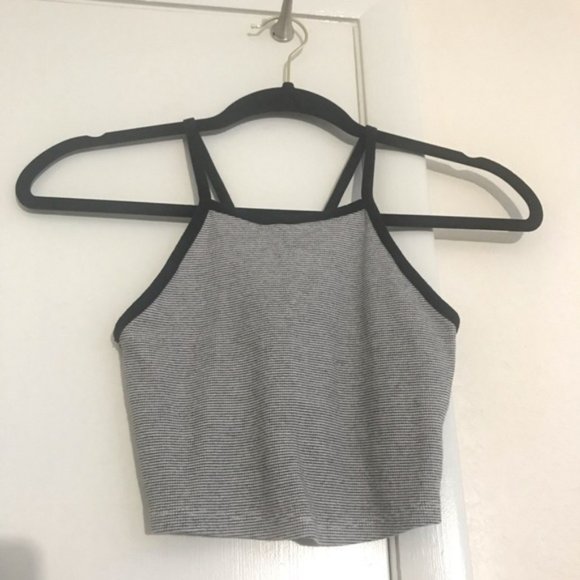 Pull & Bear Halter Top Crop Top - Picture 2 of 6